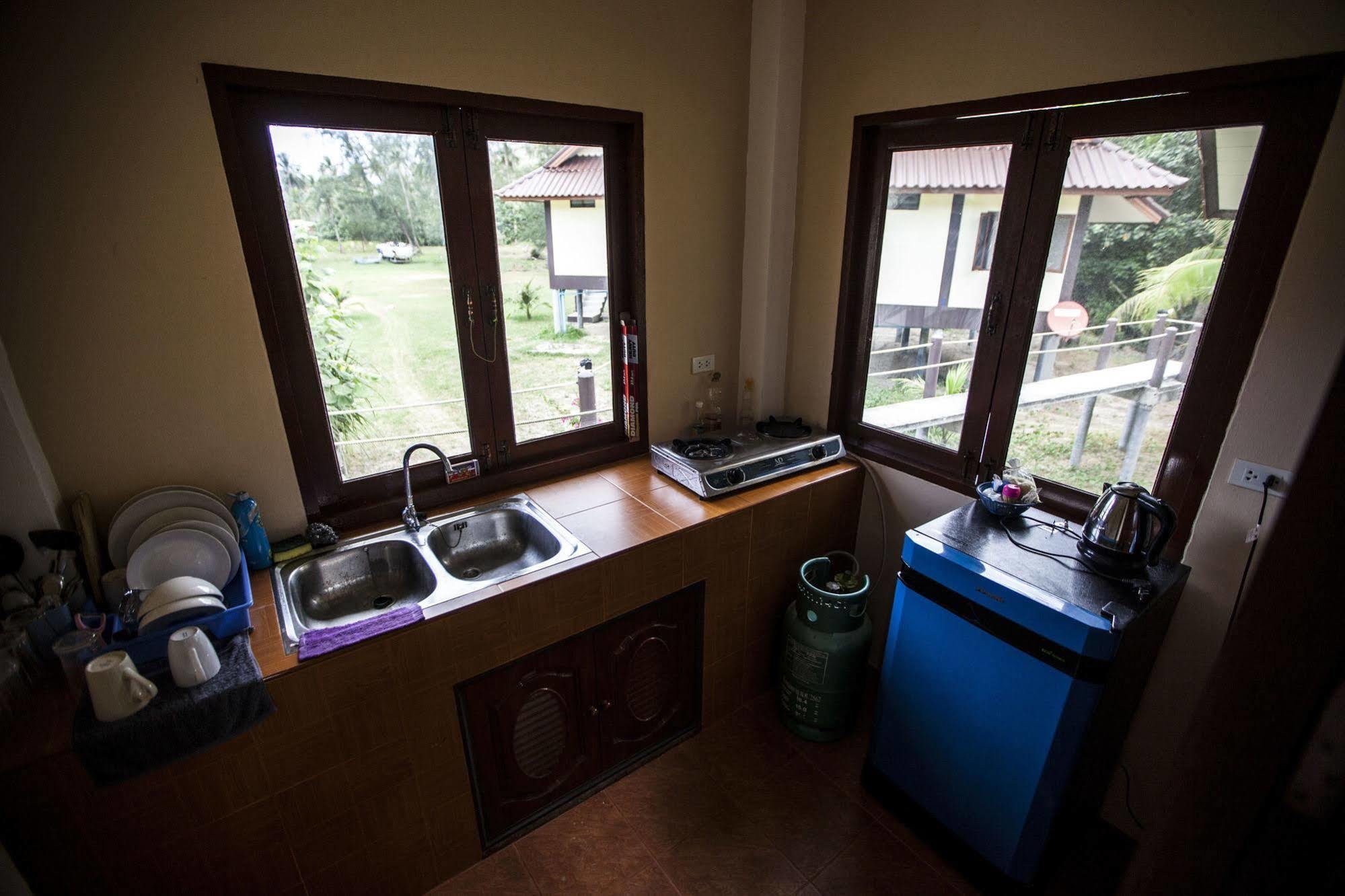 Hin Bhai Resort Chaloklum Bagian luar foto
