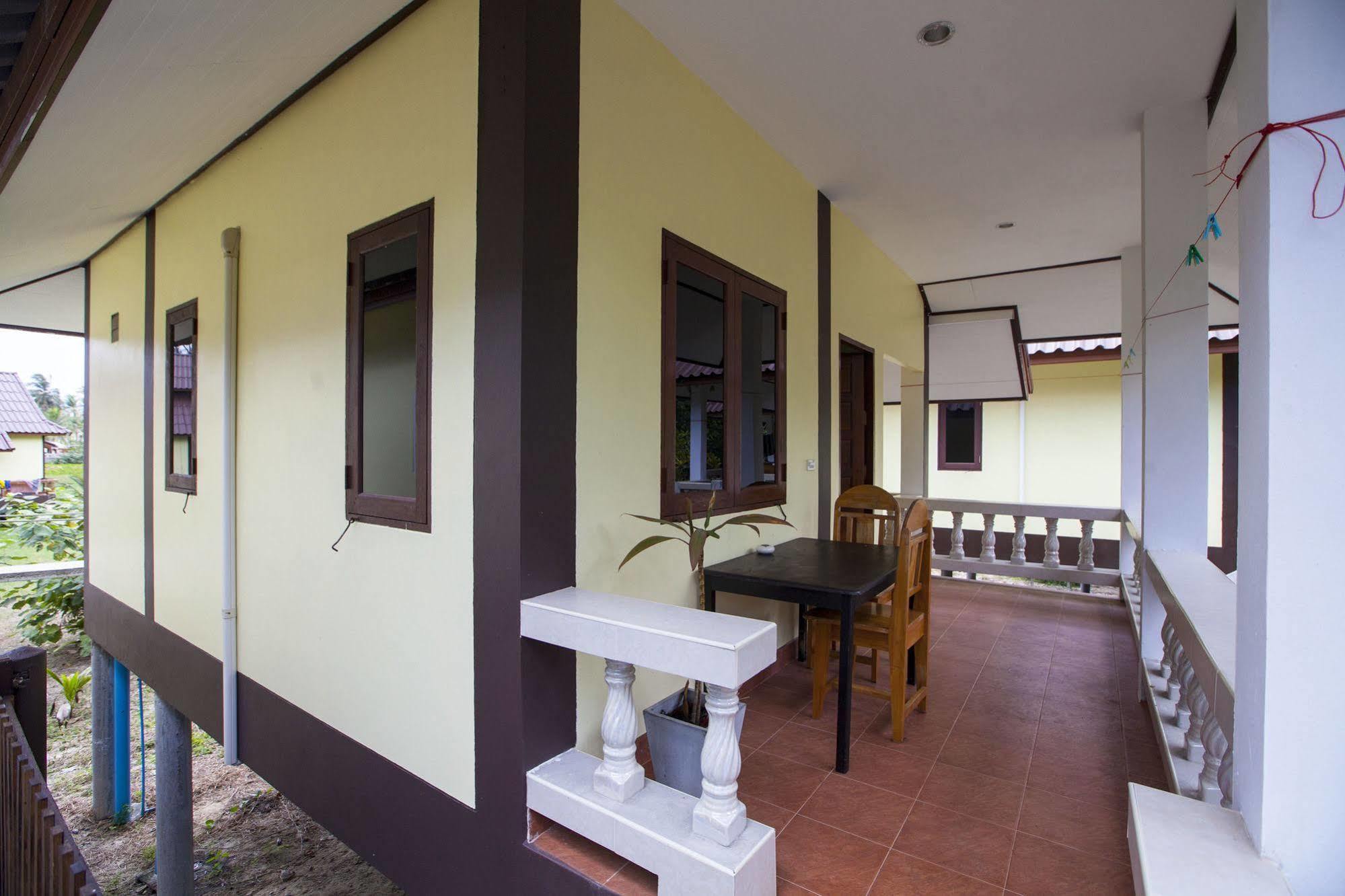 Hin Bhai Resort Chaloklum Bagian luar foto